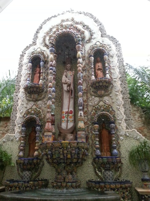 modern shrine in an elegant café - restaurant in Valladolid