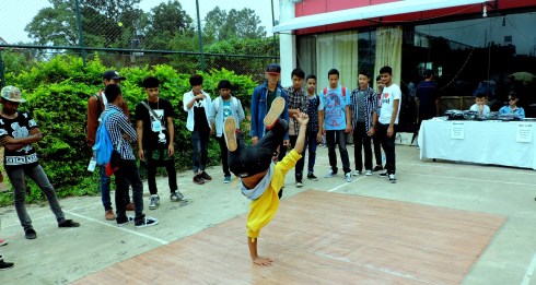 under the scorching sun The "warming up" starts